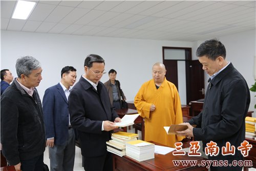 李军一行考察本焕学院.