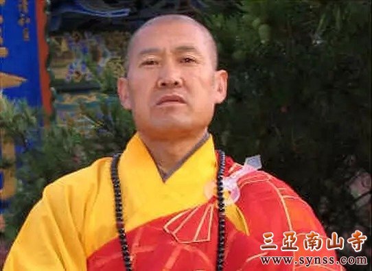 18副会长妙江法师,63岁,生于山西省阳高县古城镇西要泉村的一个佛化家庭,现任全国政协委员、山西省人大代表,山西省佛教协会会长、五台山佛教协会会长,五台山碧山寺方丈、五台山竹林寺住持。.jpg