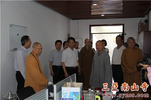 参观教师备课区