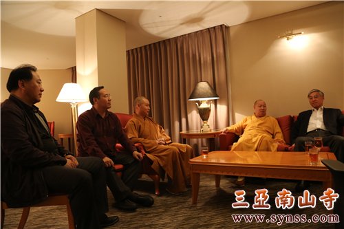 中国驻韩大使邱国洪会见中佛协代表团代表 摄影:顿俊