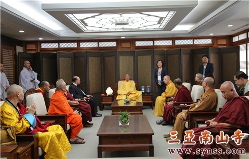 真际长老与各国宗教领袖会谈 摄影:顿俊
