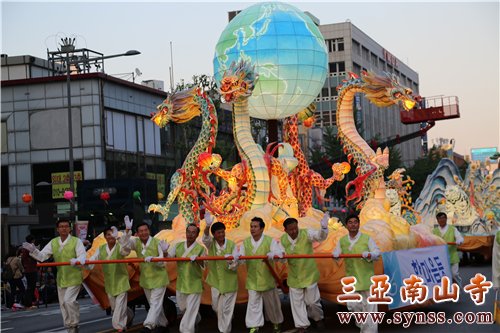 龙天护佑世界和平 摄影:顿俊