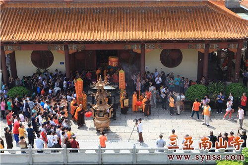 礼请印顺大和尚主法 摄影:顿宏