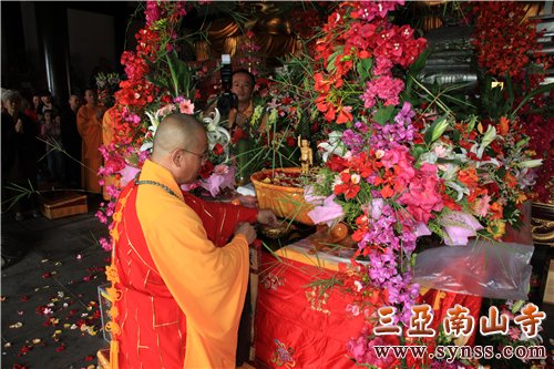 智法法师,拈香礼佛