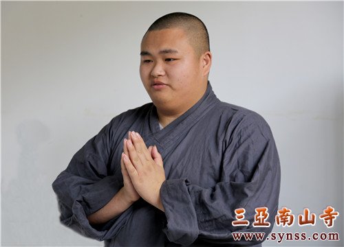 跟师长和同修们分享自己的学习感悟 摄影:顿俊