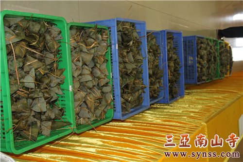 满满的粽子,满满的关爱
