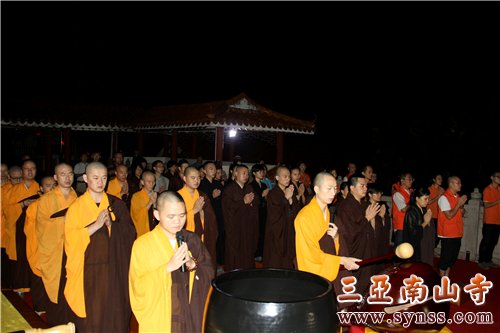 梵音阵阵,响彻弘法寺法堂上空
